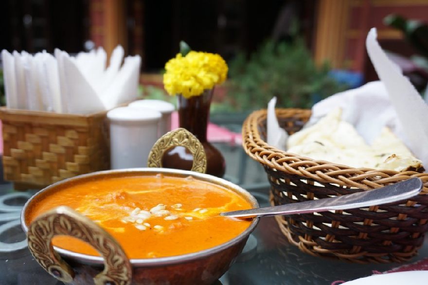 Anfahrt zum Restaurant Taj am Campeon mit leckeres indisches Essen und kulinarische Spezialitäten.